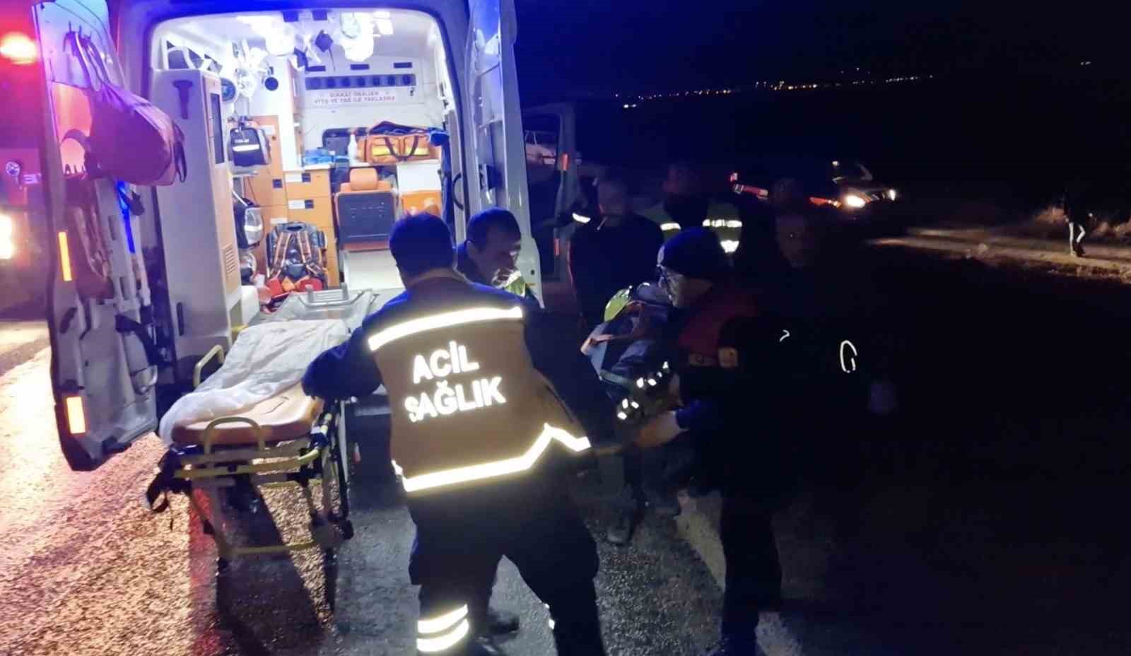 Kazaya müdahale eden trafik polisine kamyon çarptı
