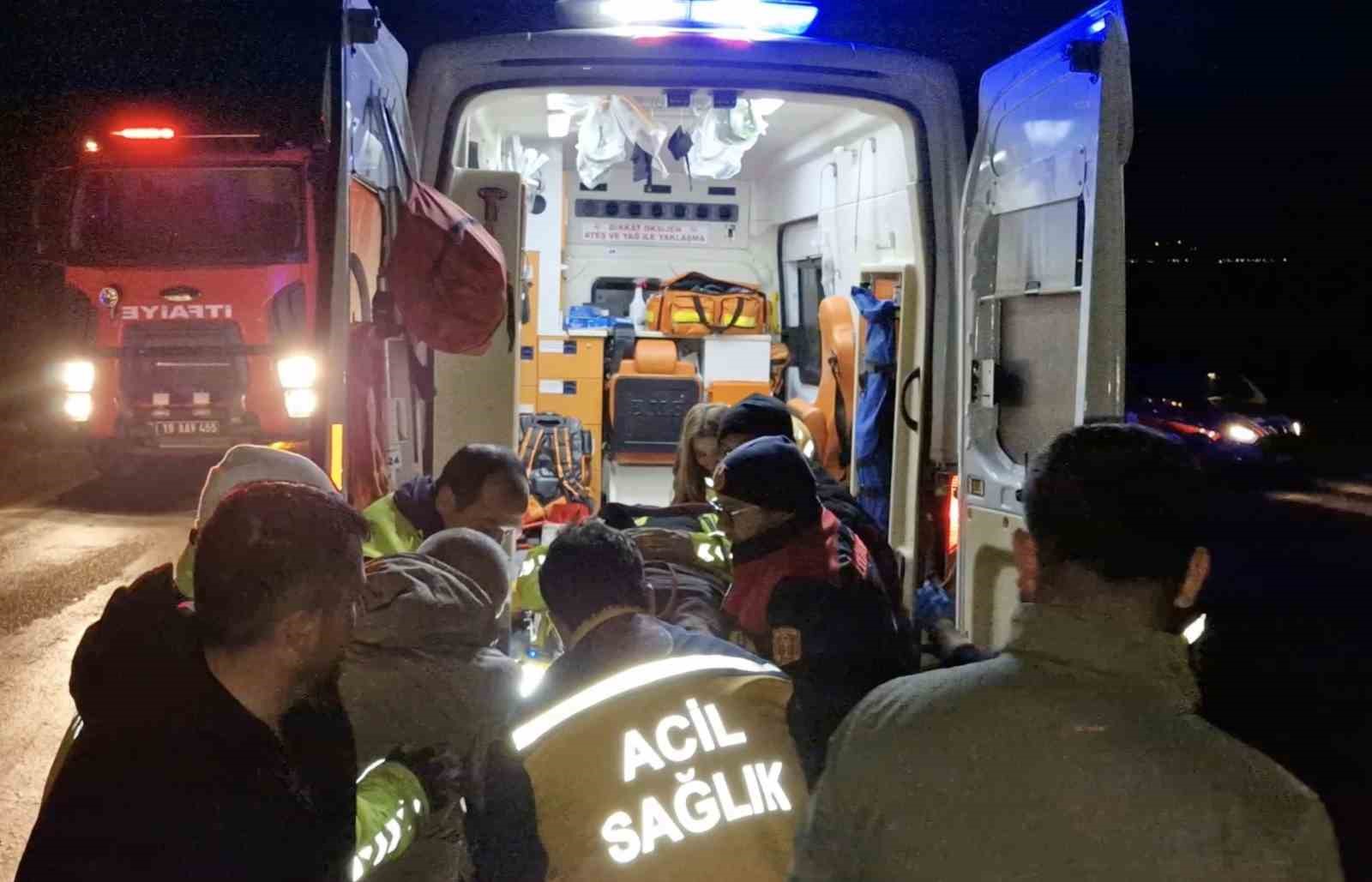 Kazaya müdahale eden trafik polisine kamyon çarptı
