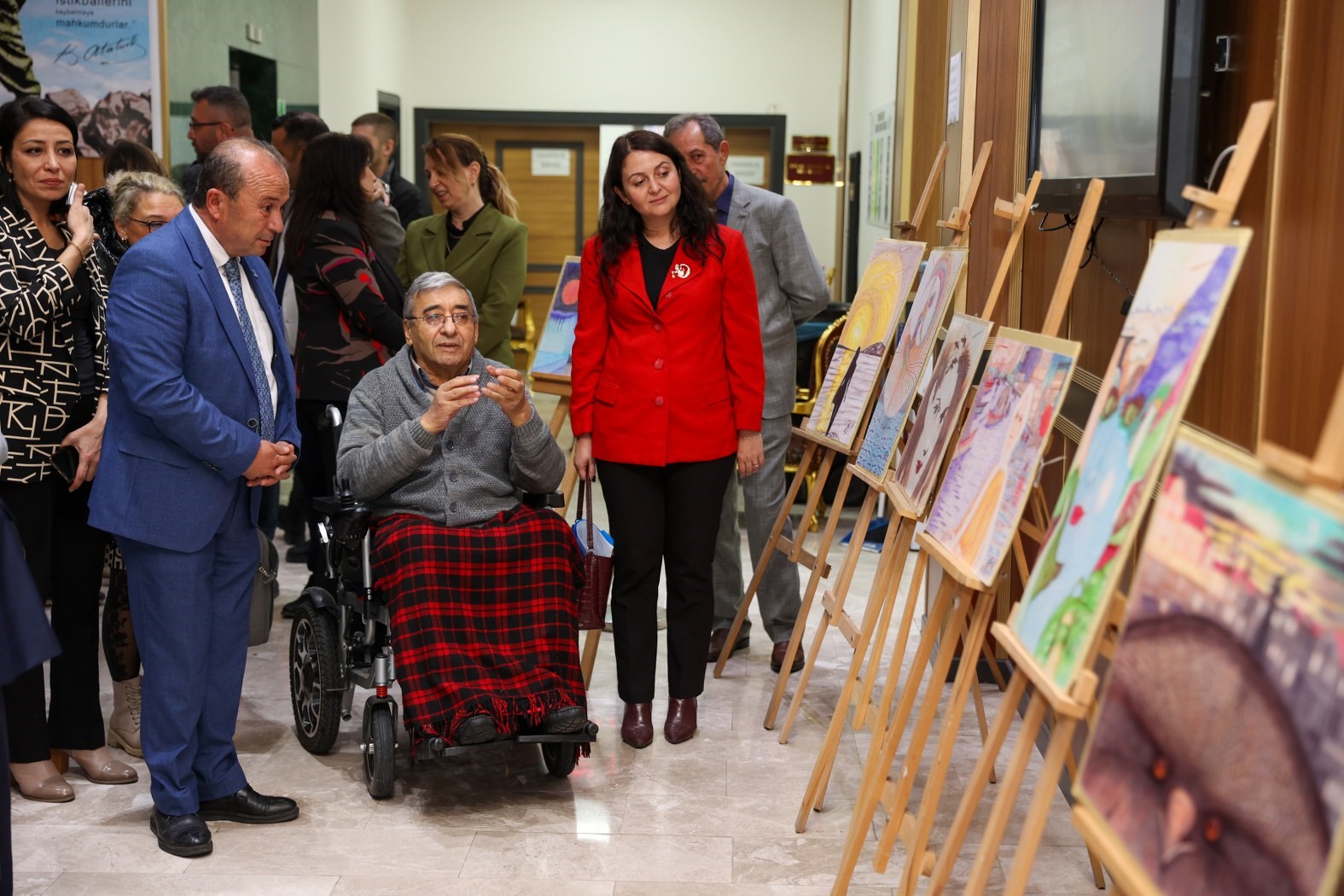 Yunusemre’de binlerce vatandaş kültür sanatla buluştu
