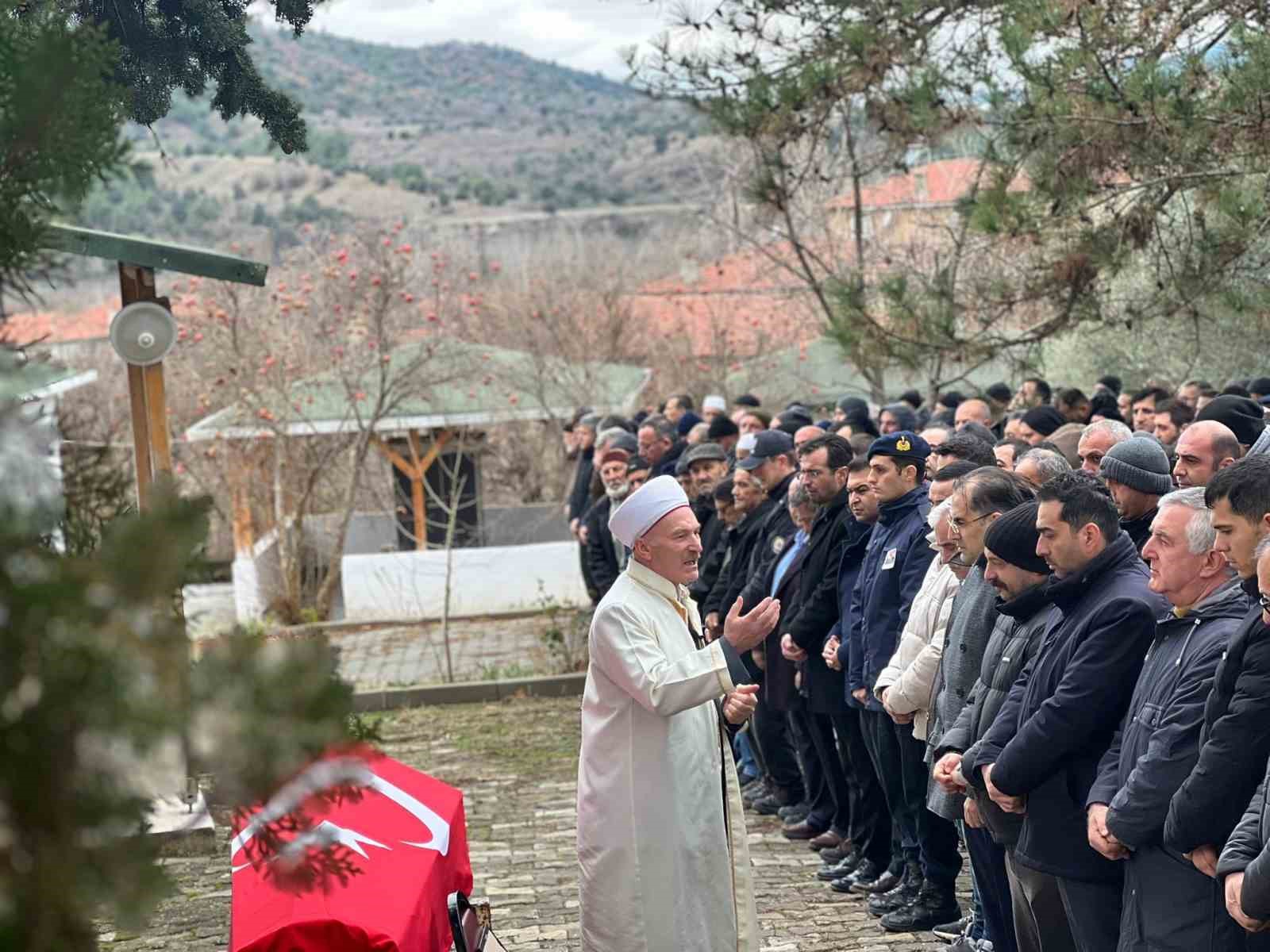 Hayatını kaybeden Jandarma Uzman Çavuş Kızılyar, son yolculuğuna uğurlandı
