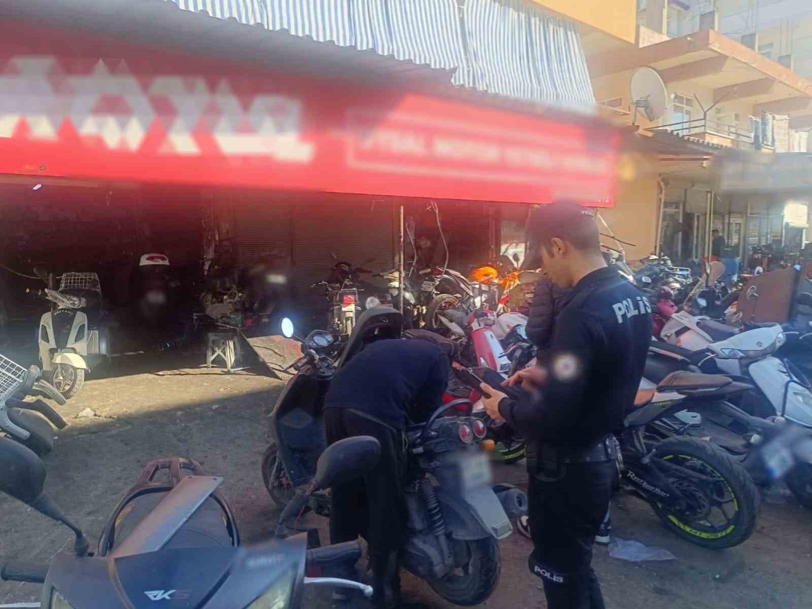 Antalya’da motosiklet hırsızlıklarına yönelik operasyonda 17 gözaltı
