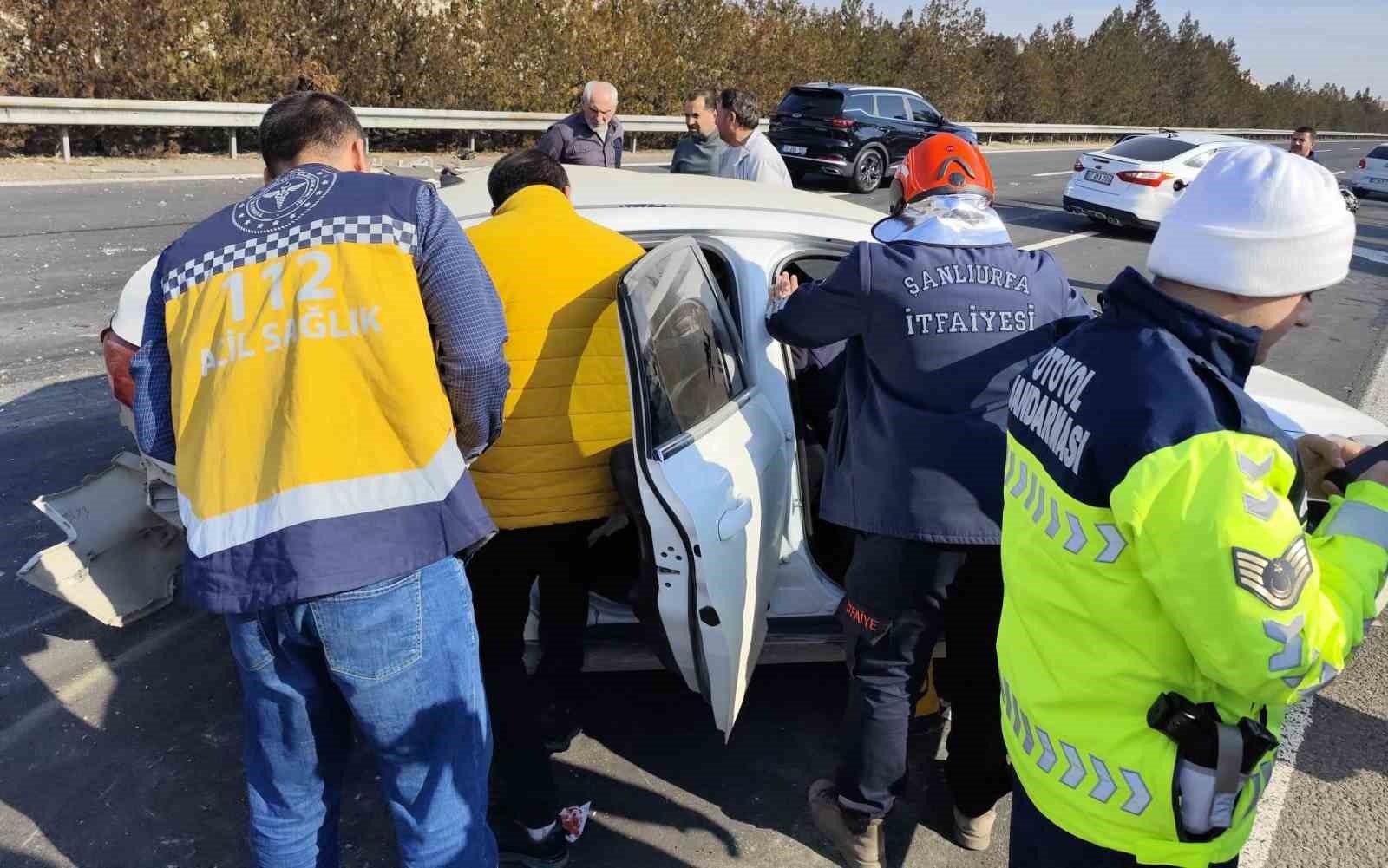 Şanlıurfa’da otomobiller çarpıştı: 12 yaralı
