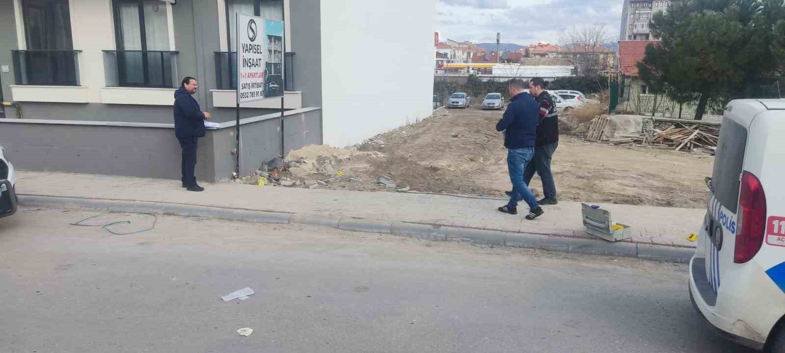 Isparta’da bıçaklı kavga: 1’i ağır 4 yaralı
