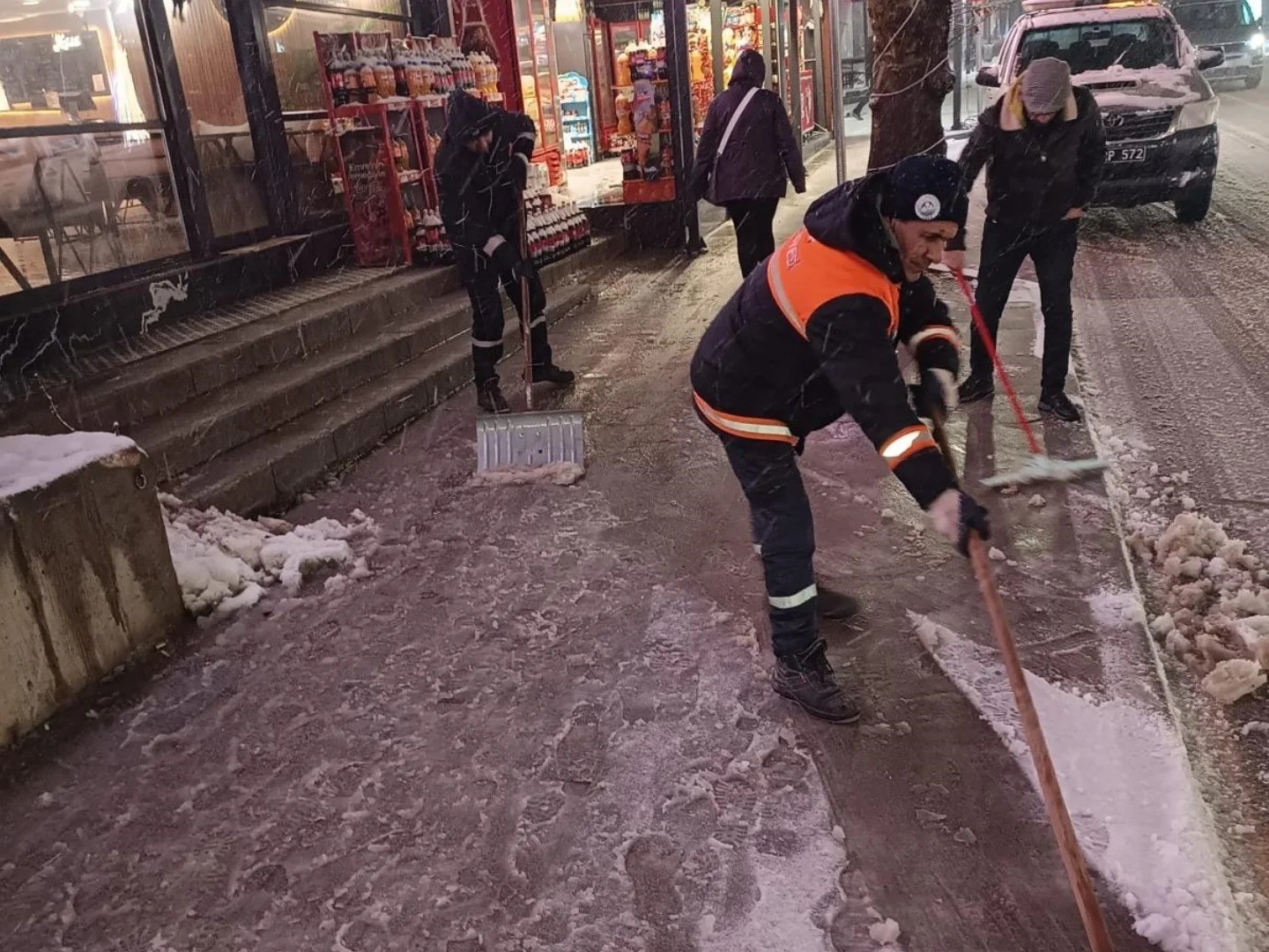 Keşan’da kar temizleme çalışmaları yapıldı
