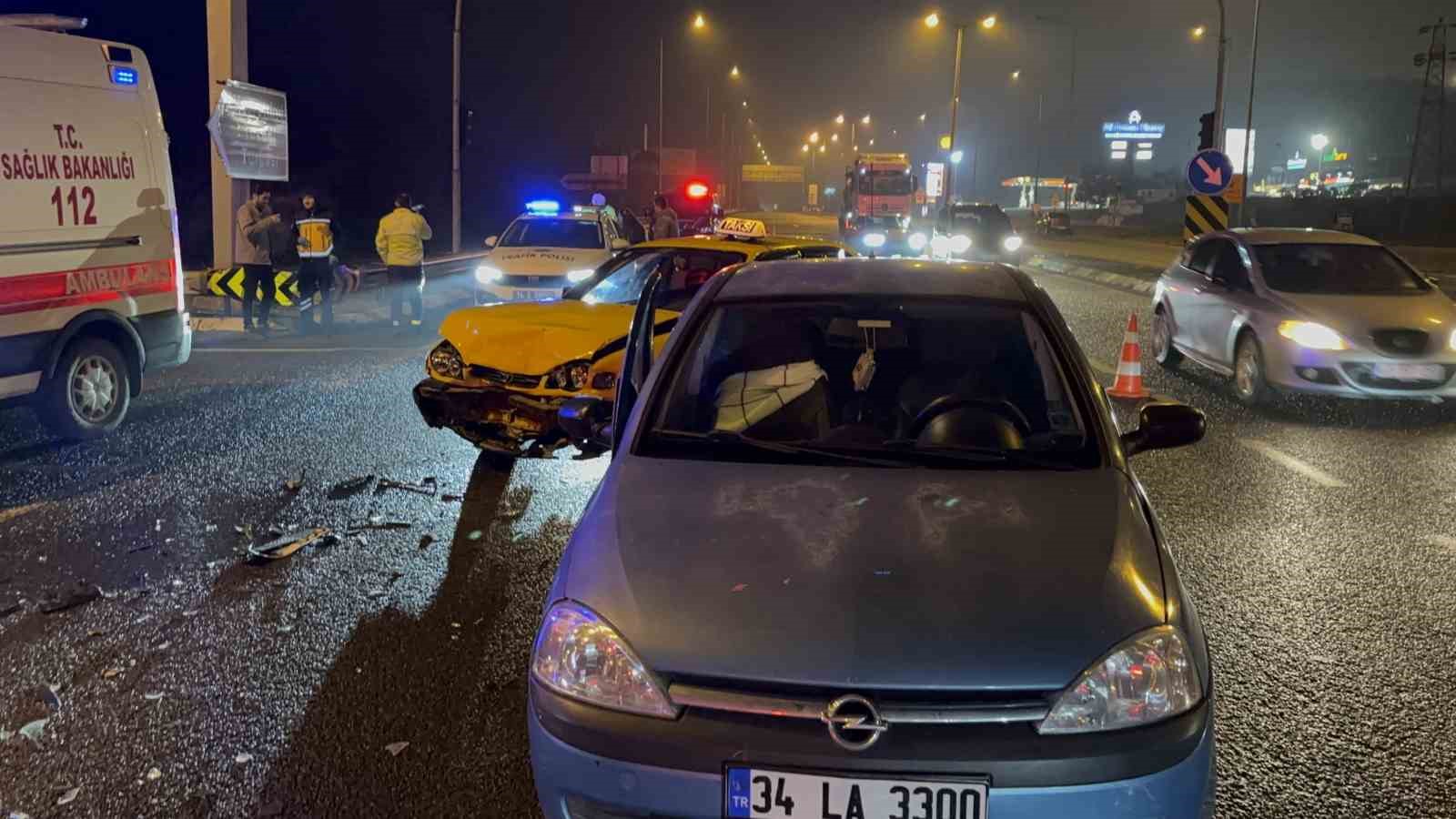 Bolu’da iki otomobil çarpıştı: 3 yaralı
