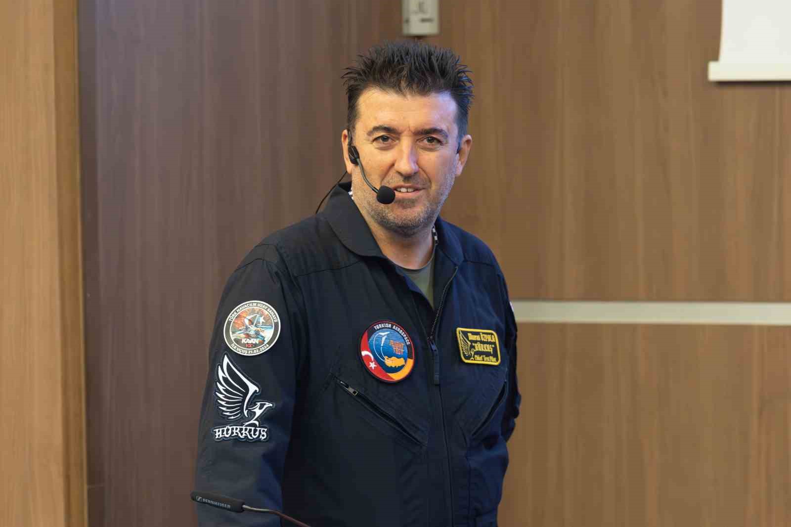 Hürkuş Test Pilotu Murat Özpala öğrencilere ilham verdi
