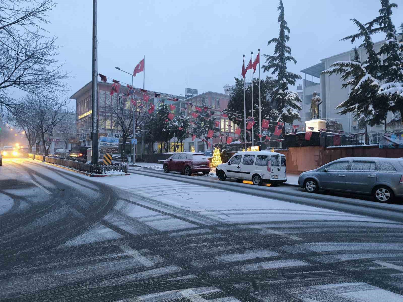 Balkanlardan gelen yeni kar dalgası İstanbul’a yaklaştı
