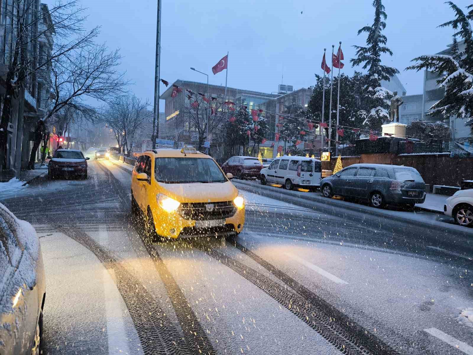 Balkanlardan gelen yeni kar dalgası İstanbul’a yaklaştı
