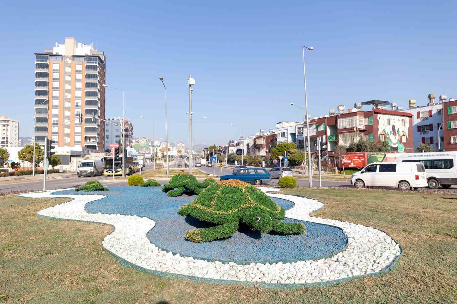 Mersin’de kavşaklar ’estetik dokunuşlarla’ güzelleşiyor
