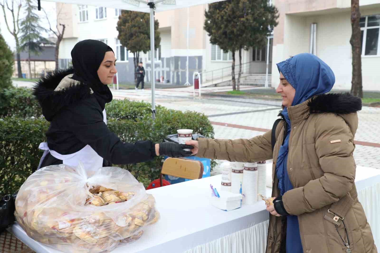 Öğrencilere sabah çorbası İnegöl Belediyesi’nden
