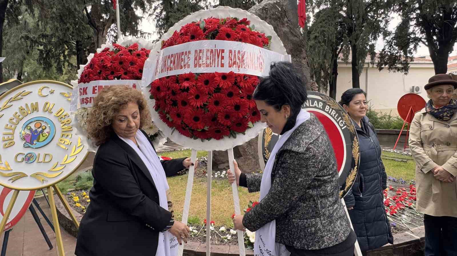 Zübeyde Hanım vefatının 102. yıl dönümünde mezarı başında anıldı
