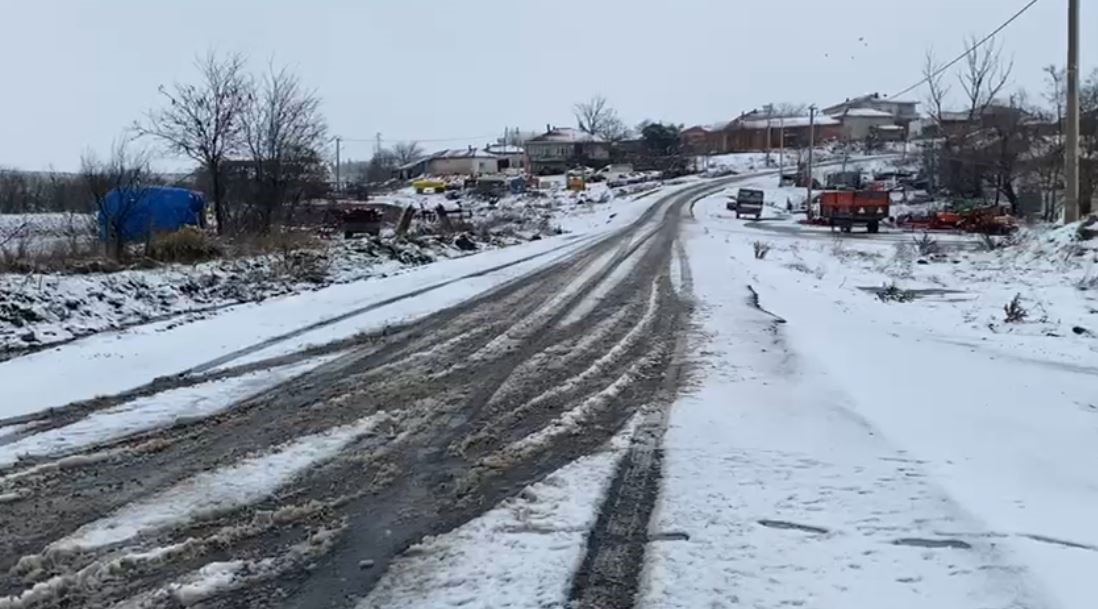 Kar dalgası İstanbul’a yaklaşıyor: Yüksek kesimlerde kar küreme çalışmaları
