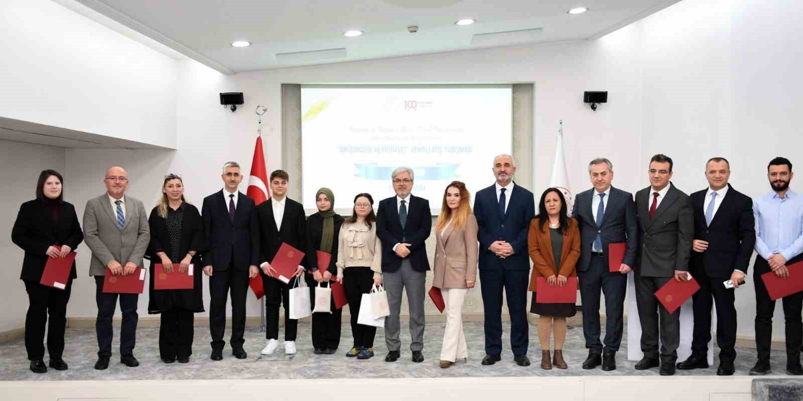 Malatyalı öğrenci, ’Girişimcilik ve Fütüvvet’ temalı afiş yarışmasında üçüncü oldu
