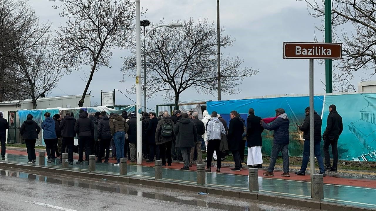 Akın akın İznik’e geliyorlar
