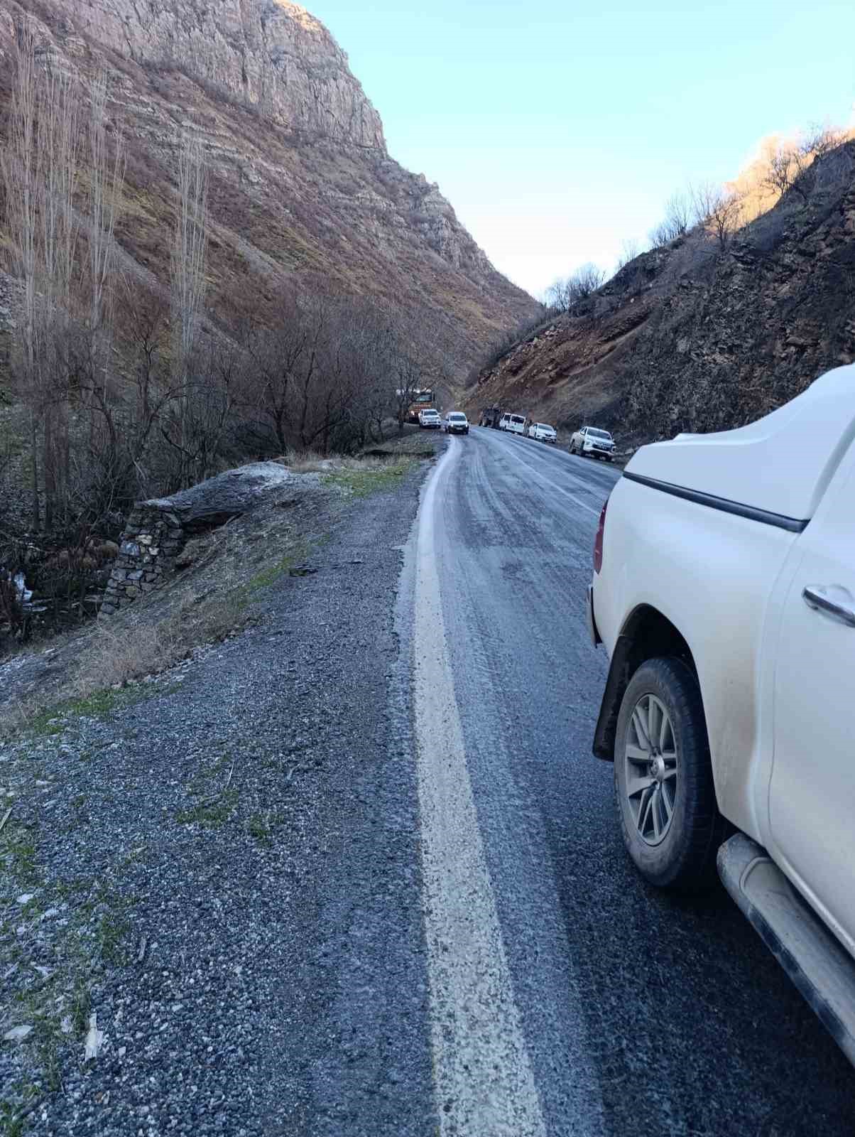 Şırnak’ta askeri araç devrildi: 2 asker yaralı
