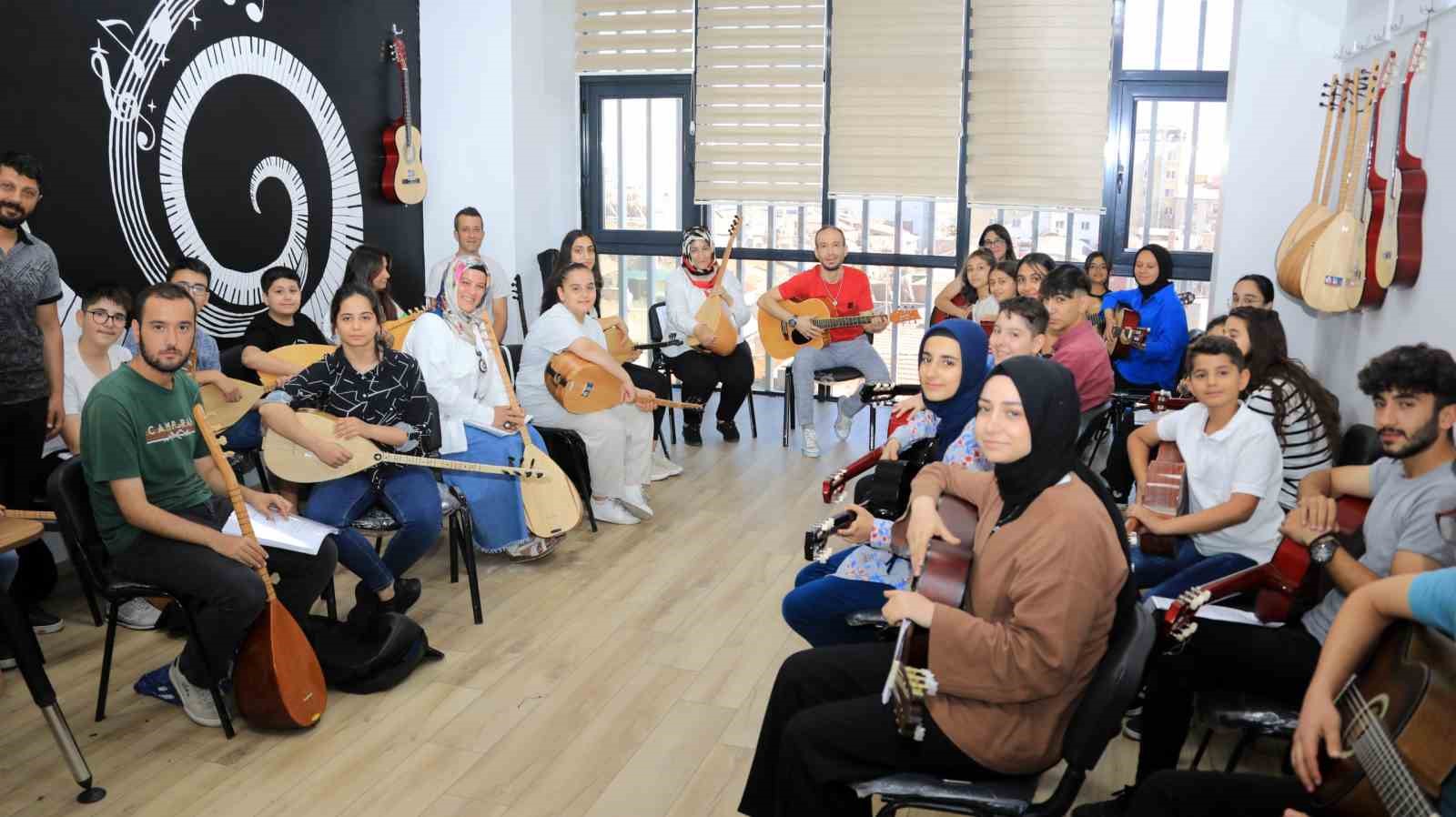 Elazığ Belediyesi, vatandaşlara her alanda gelişim imkanı sunuyor
