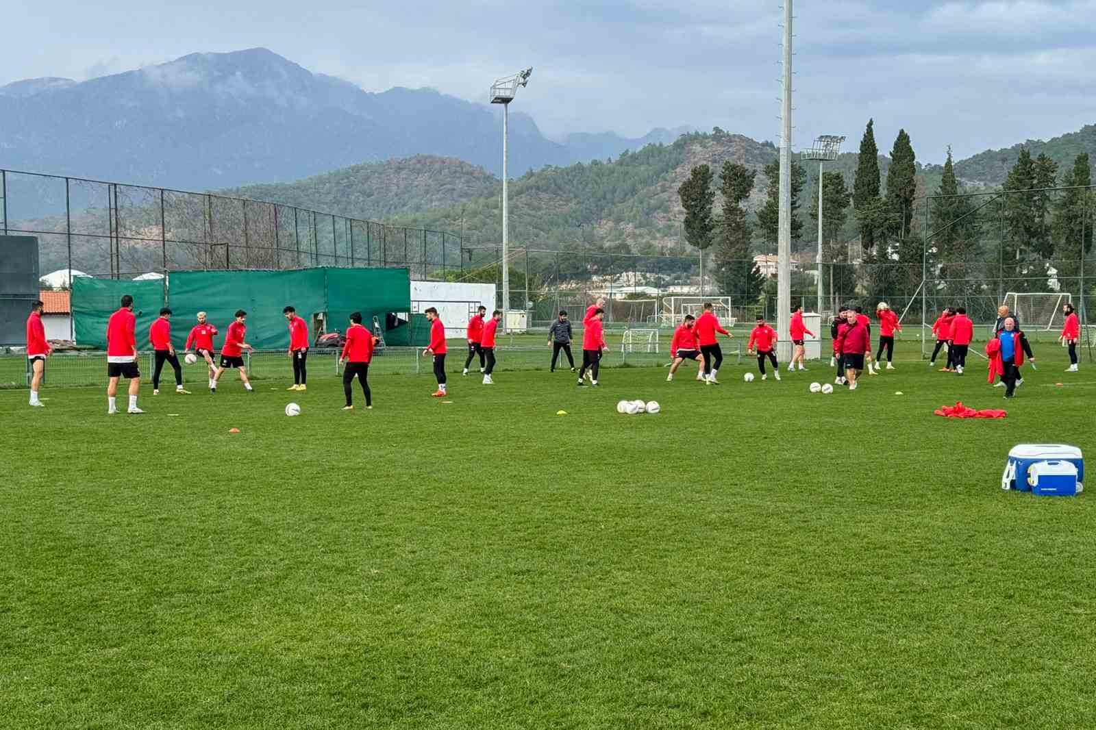 Başkan Yalım, Uşakspor’u ziyaret etti
