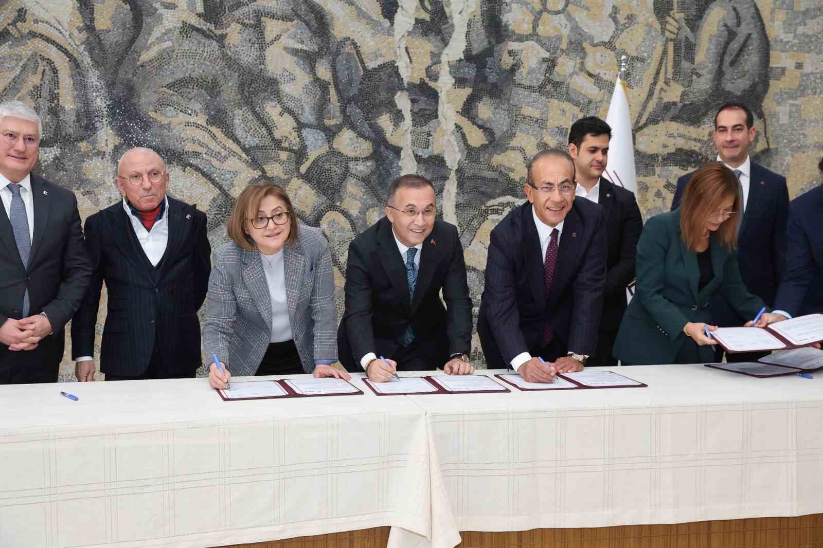 Tarım şehri Gaziantep için imzalar atıldı
