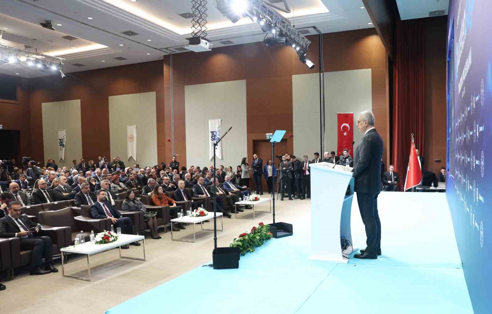 Rektör Hacımüftüoğlu, üreten sağlık temalı tanıtım toplantısı ve fikirden ürüne üreten sağlık iş birlikleri protokolüne katıldı
