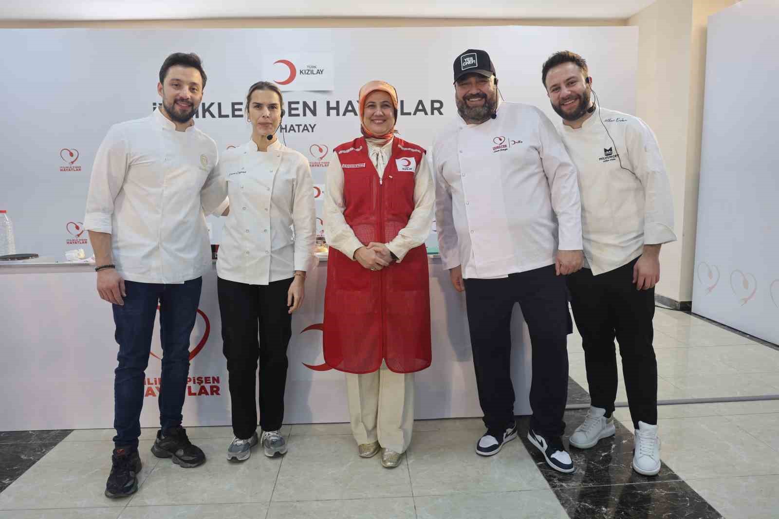 Kızılay’ın ‘İyilikle Pişen Hayatlar’ projesiyle depremzede kadınlar aşçılık atölyesinde buluştu
