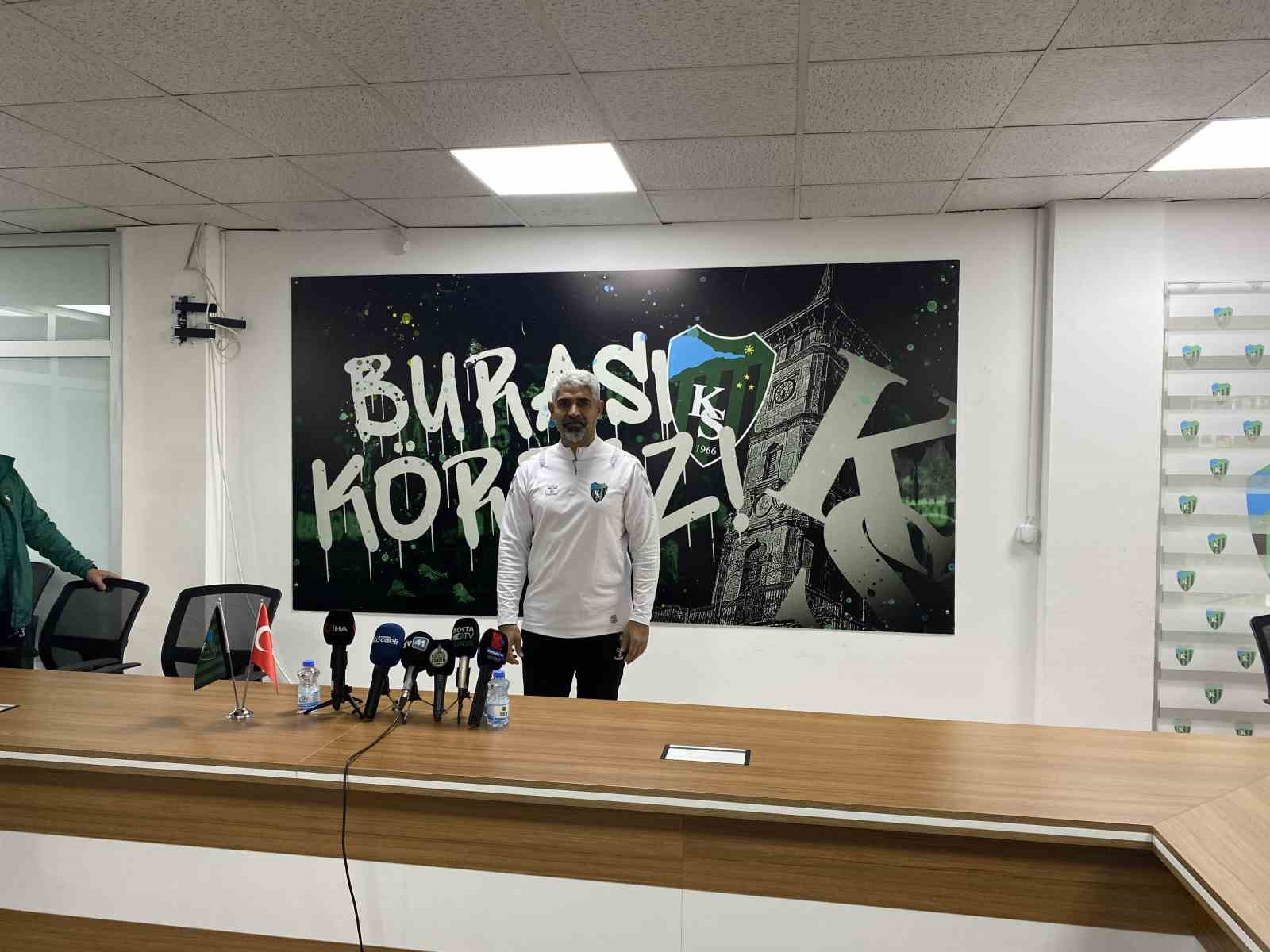 Kocaelispor’un yeni transferi Samet Yalçın ilk idmanına çıktı
