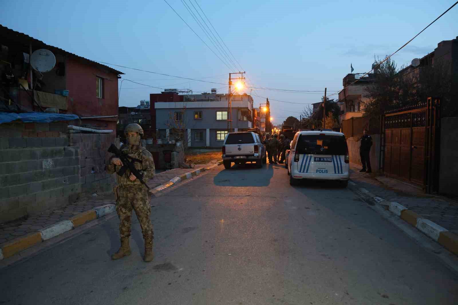 Adana’da torbacılara şafak operasyonu: 27 gözaltı kararı
