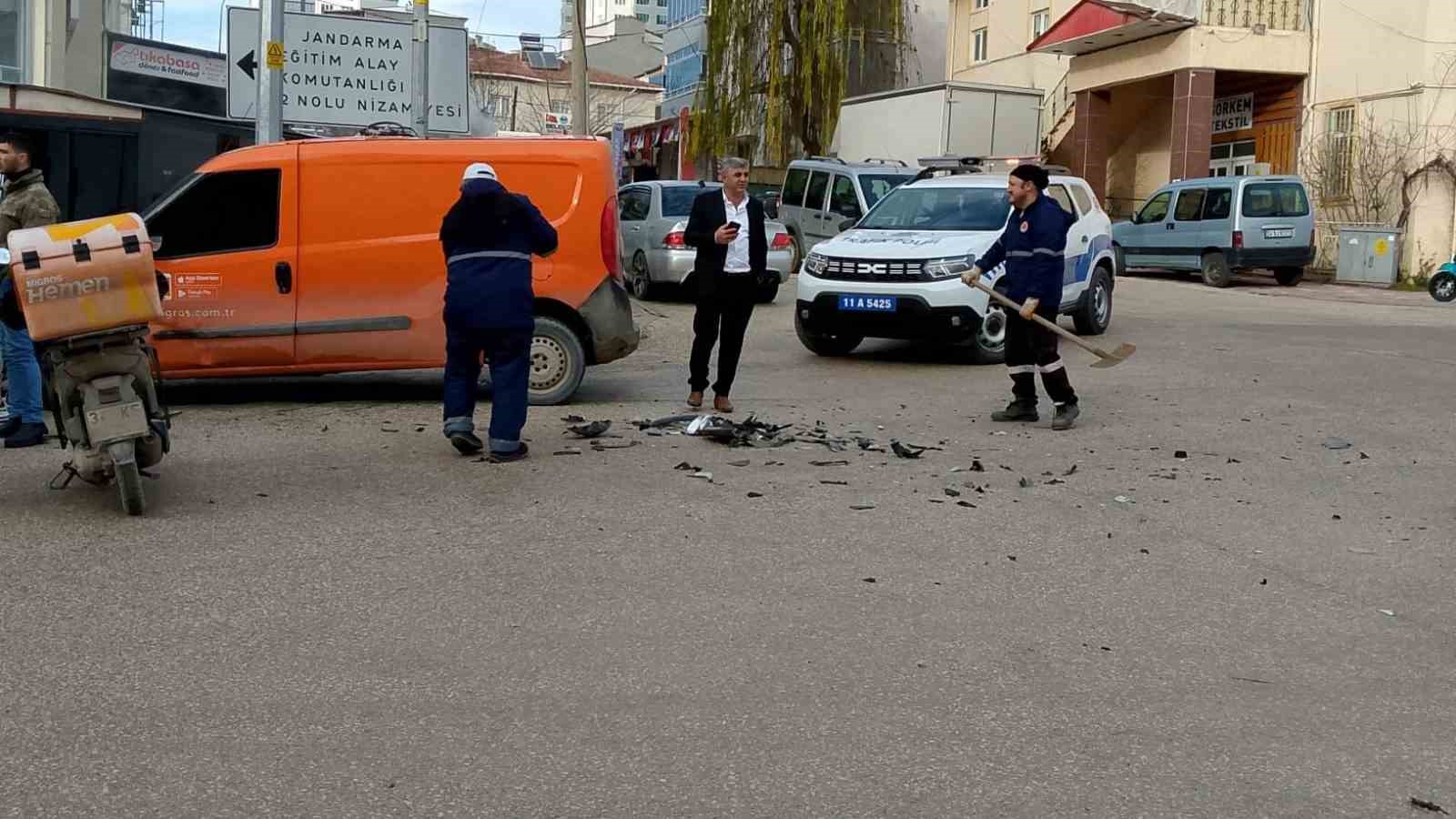 Bilecik meydana gelen zincirleme trafik kazasında şans eseri ölen veya yaralanan olmadı
