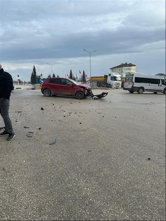 Bilecik meydana gelen zincirleme trafik kazasında şans eseri ölen veya yaralanan olmadı
