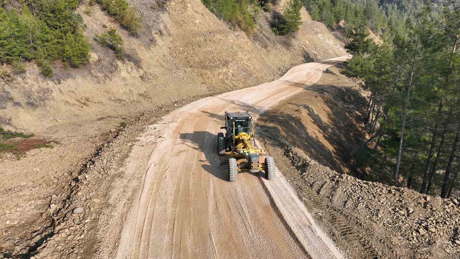 Kahramanmaraş’ta yol yapım çalışmaları
