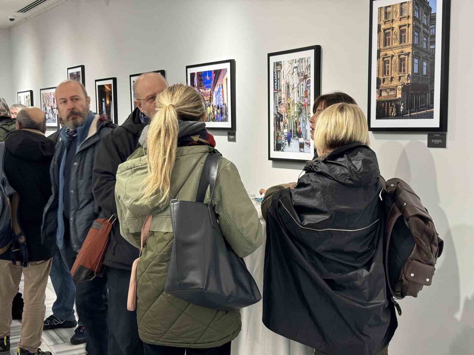 “Pera’dan Beyoğlu’na Fotoğraf Sergisi” sanatseverlerle buluştu
