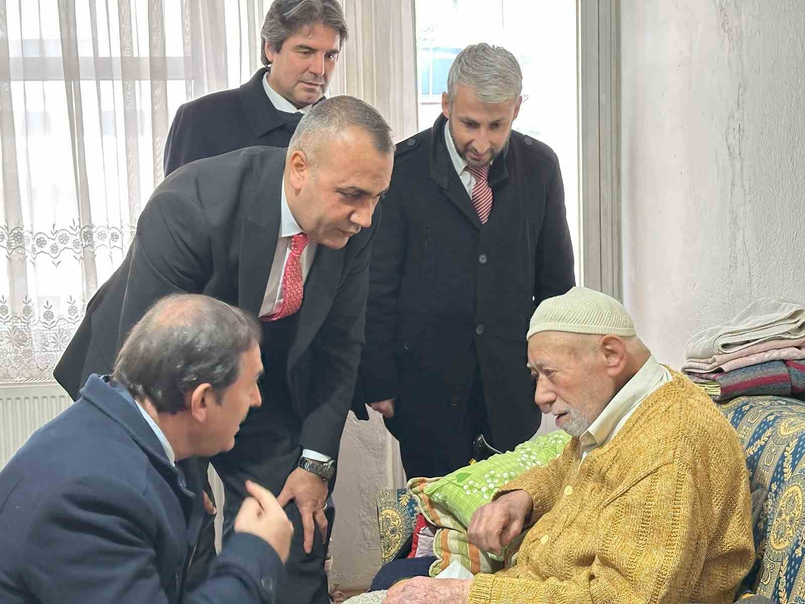 Kore Gazisi hastaneye gitmeye zor ikna edildi
