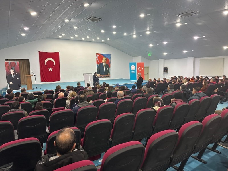 Kaymakam İlyas Memiş, veli akademisi seminerine katıldı
