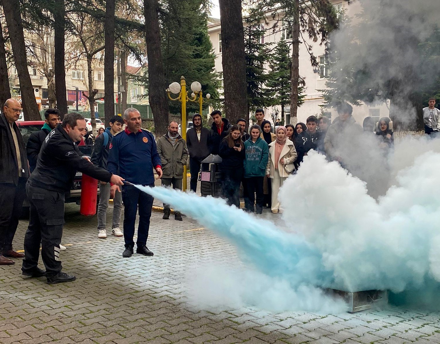 SUBÜ personel ve öğrencilerine yangın eğitimi verildi
