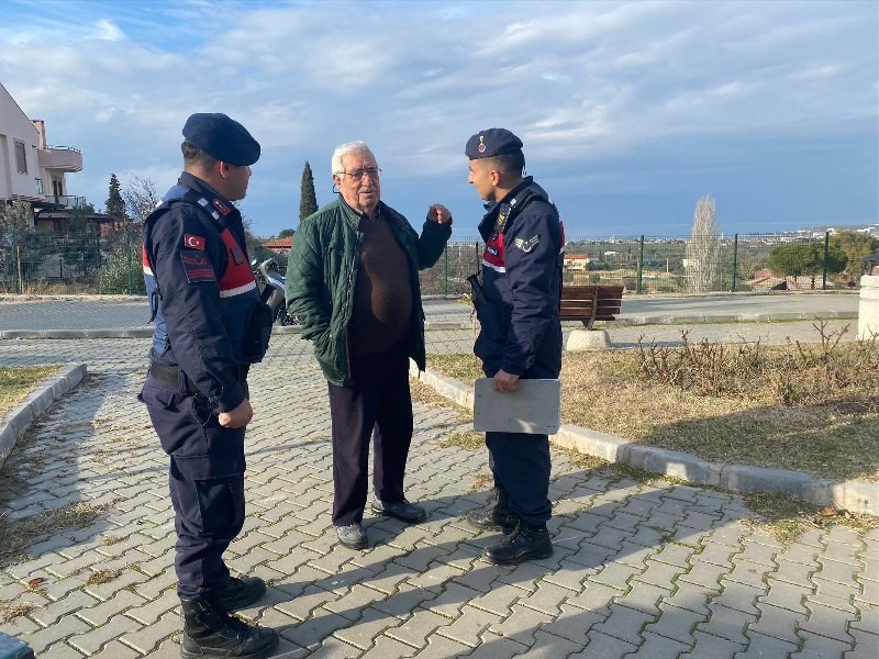 Jandarmadan yaşlılara dijital dolandırıcılık uyarısı
