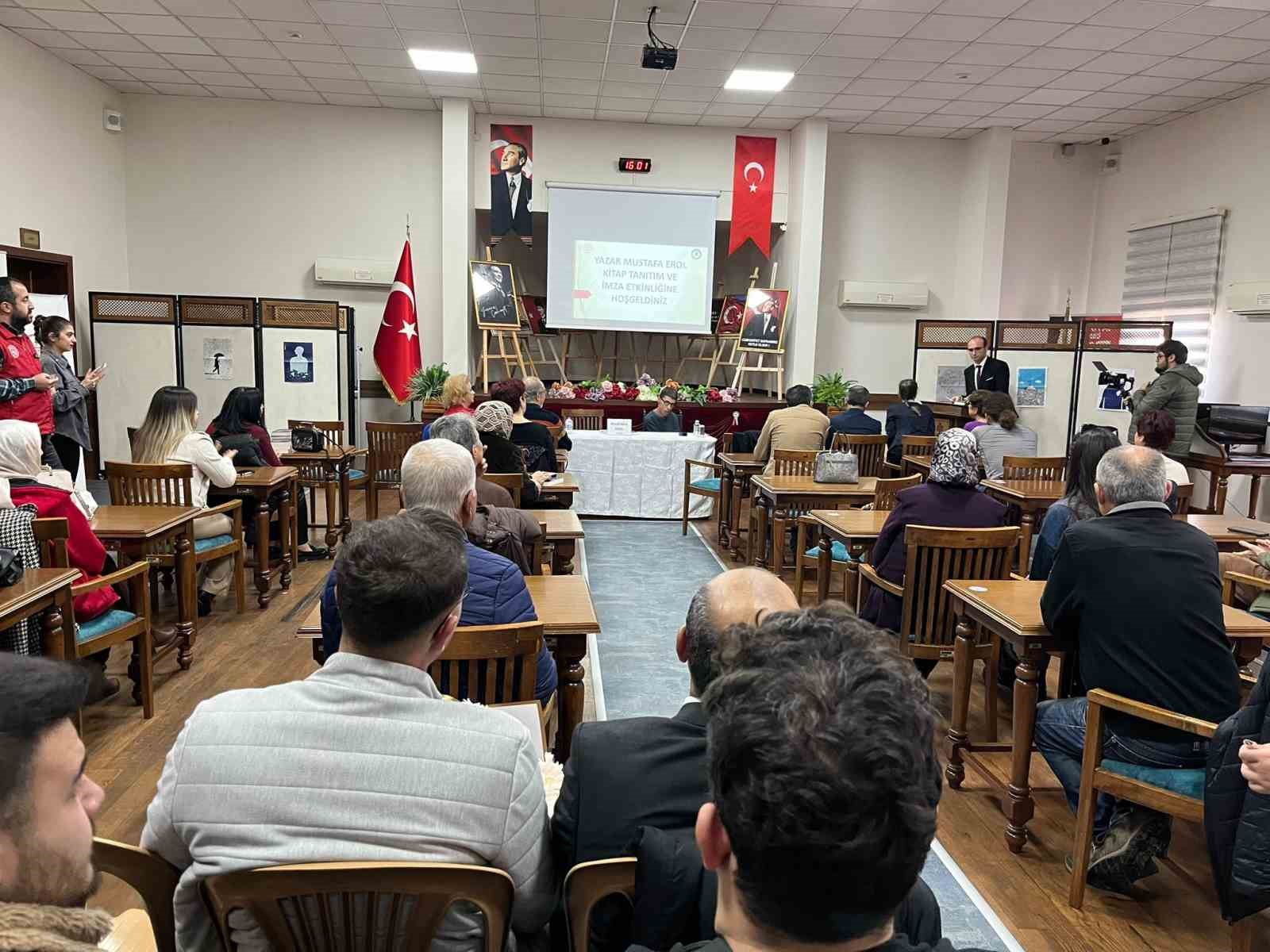 Ellerini kullanamayan Erol, burnuyla 328 sayfalık kitap yazdı
