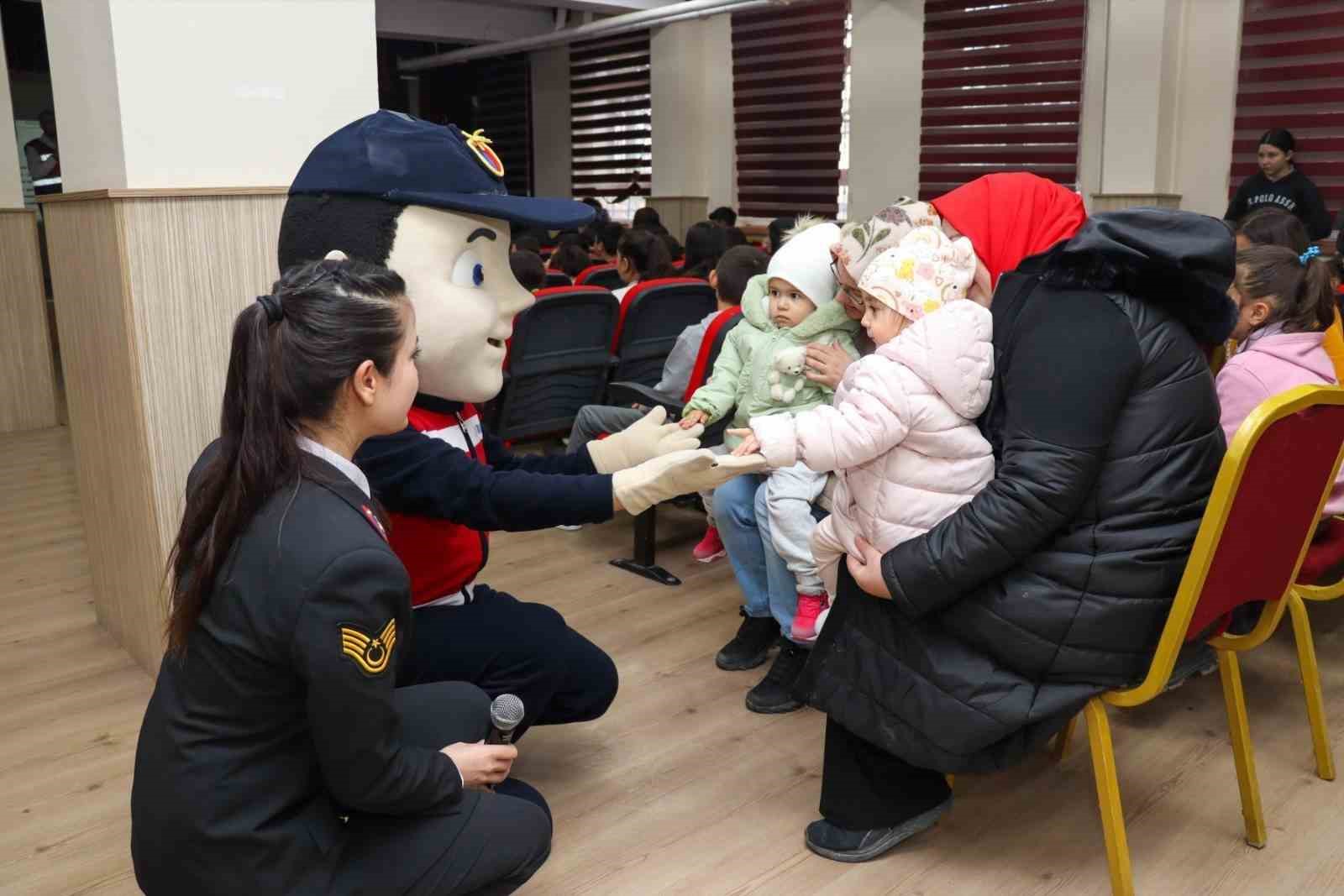 Öğrencilere jandarma birimleri tanıtıldı
