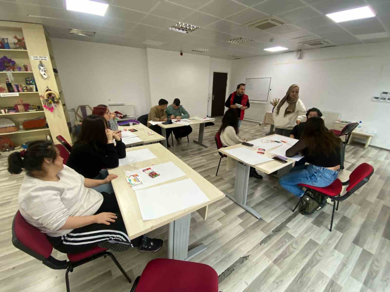 Muğla Gençlik Merkezi’nde engeller sanatla aşılıyor
