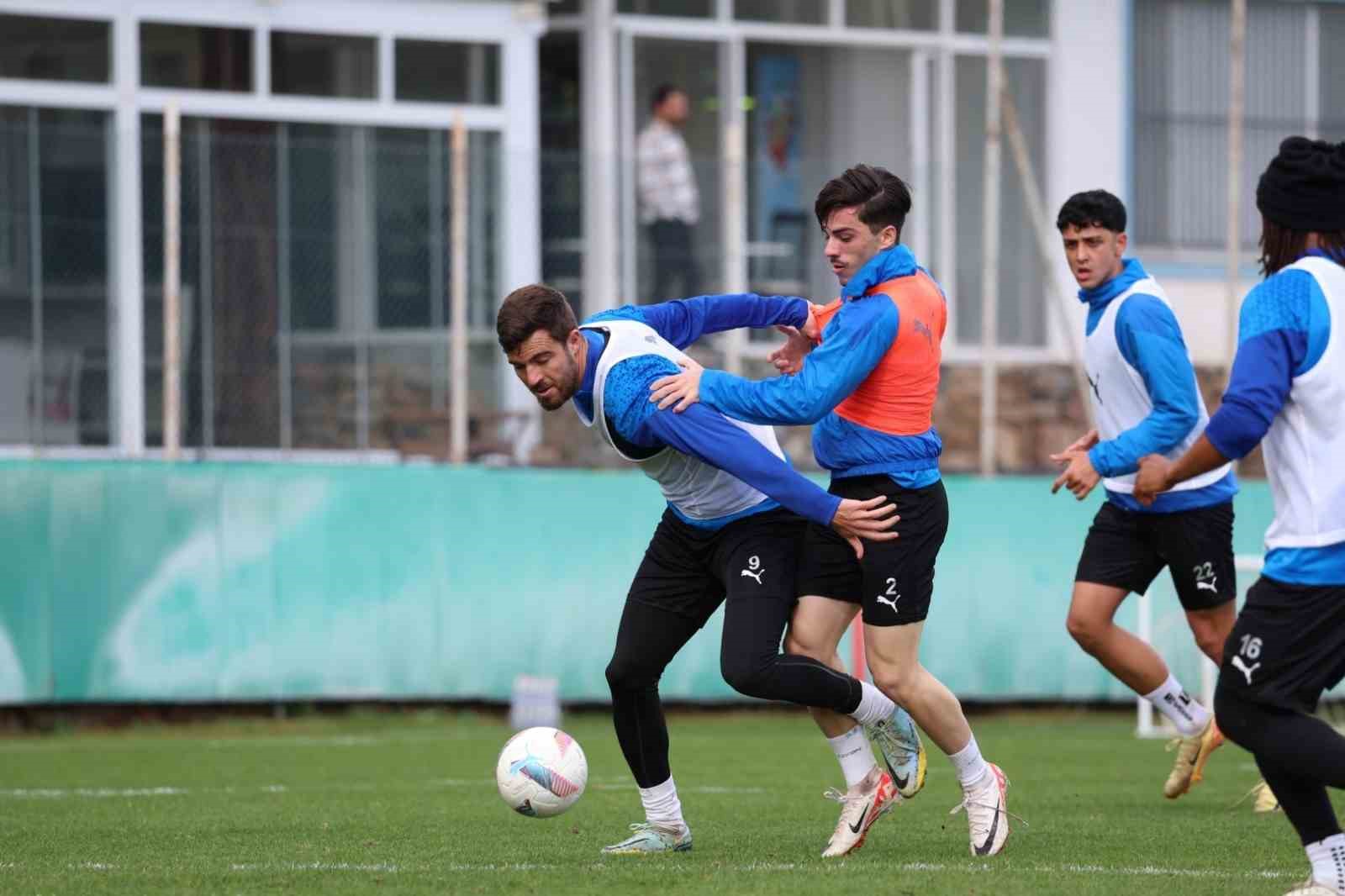 Volkan Demirel: “Transferde faydalı olabilecek arkadaşları getirmeye çalışacağız”
