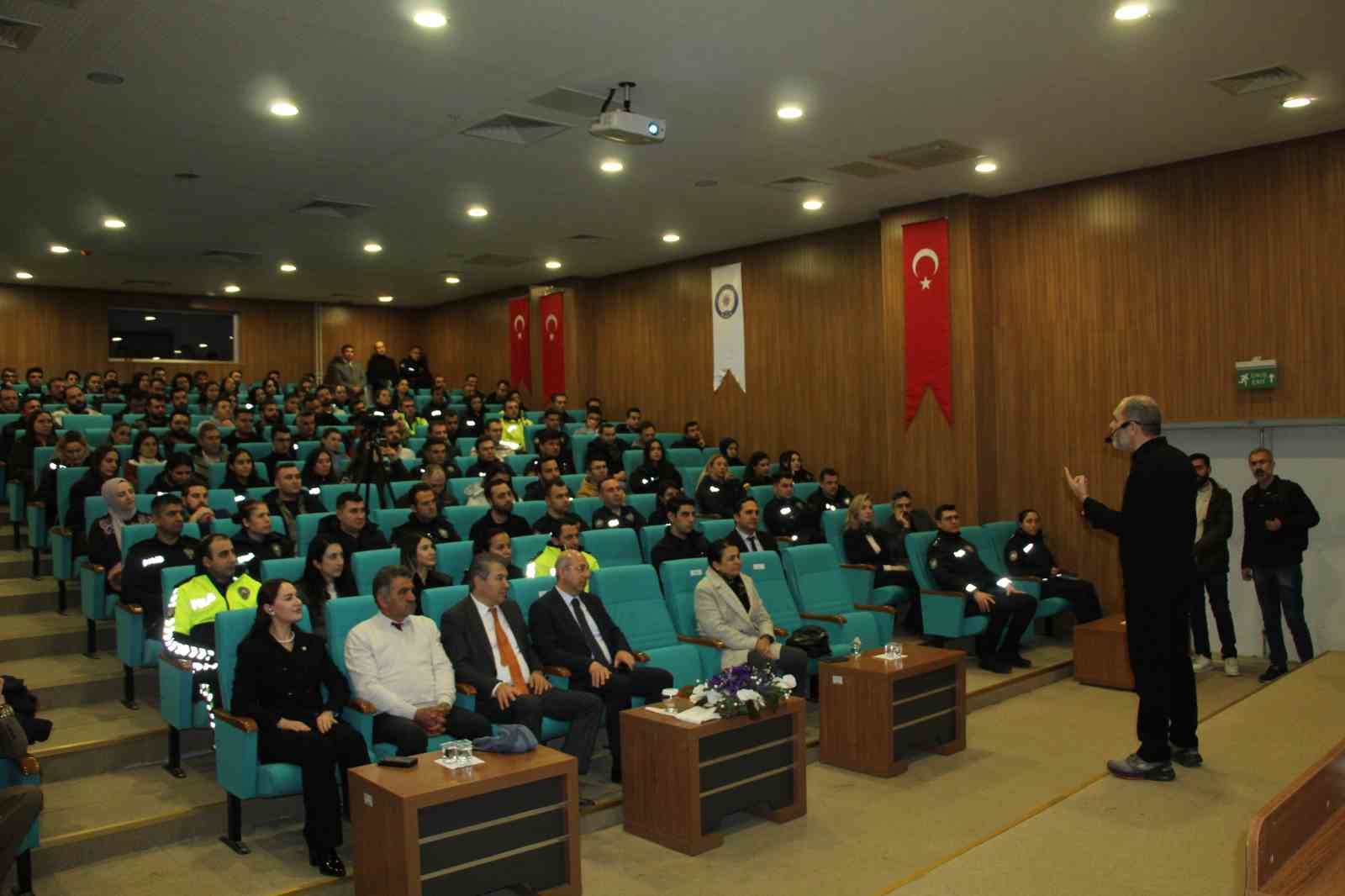 Şırnak’ta polislere seminer verildi
