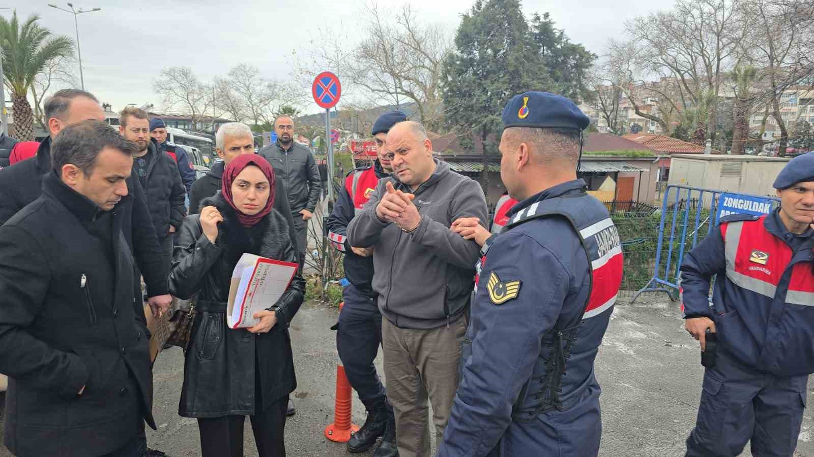 Kamyonun çarptığı taksi yayaların arasına dalmıştı; mahkeme keşfi yapıldı
