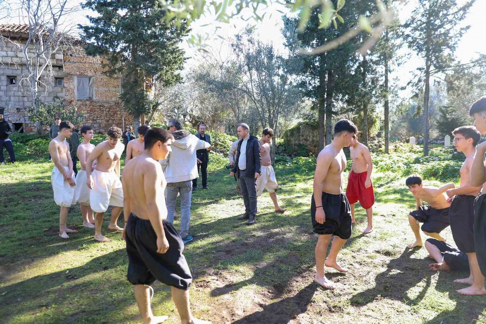 Alanya’nın geleneksel Yörük oyunu ’Aksır’ Unesco yolunda
