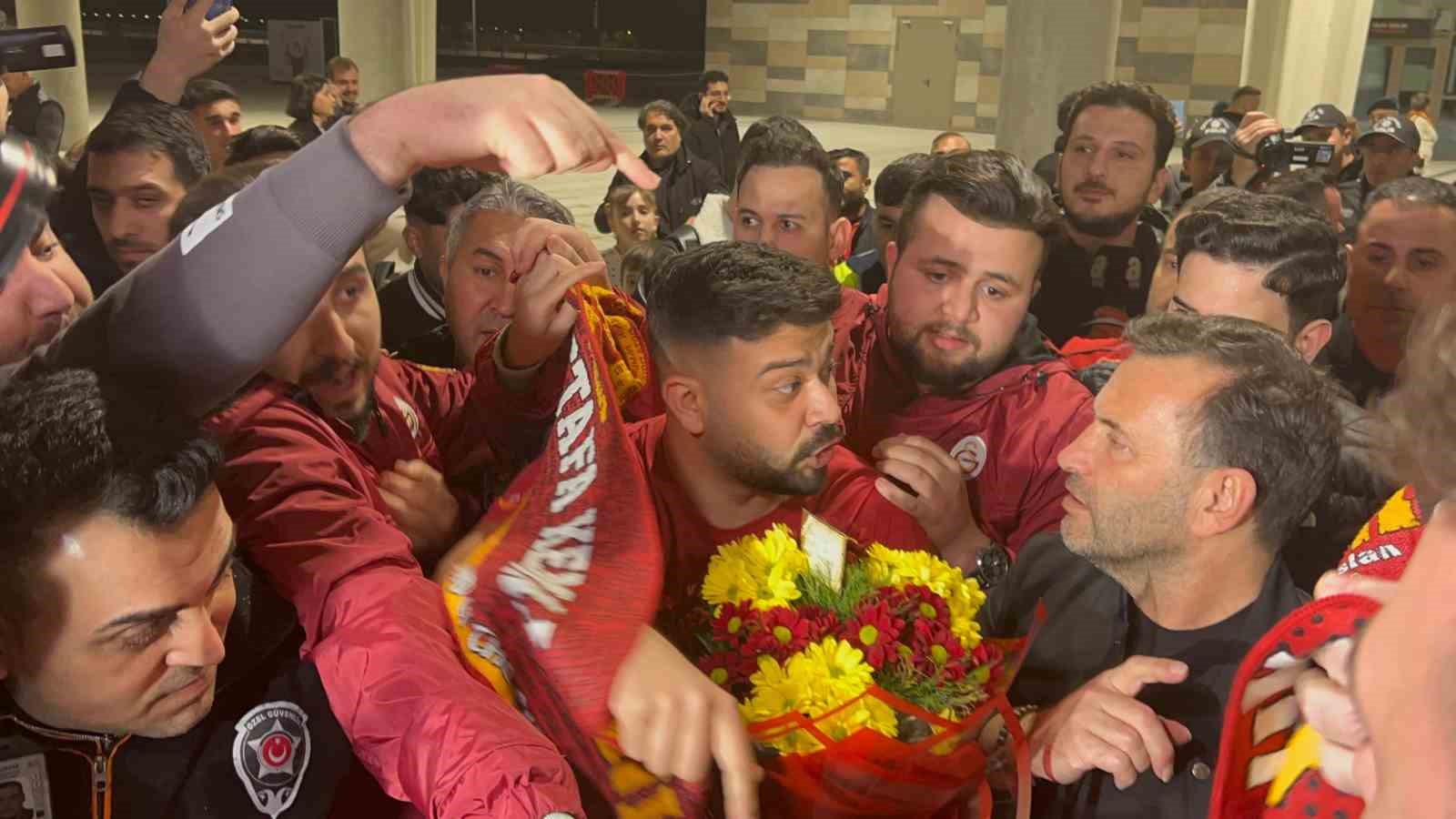 Galatasaray, Hatayspor maçı için Mersin’e geldi
