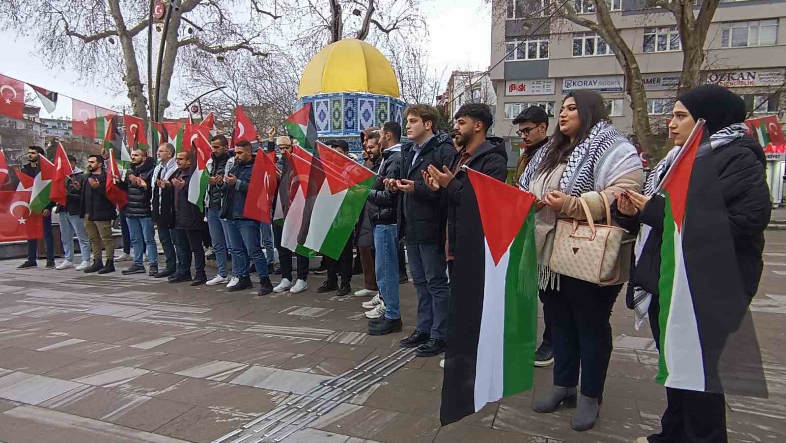 Kütahya’da Filistinli öğrenciler ateşkesi kutladı
