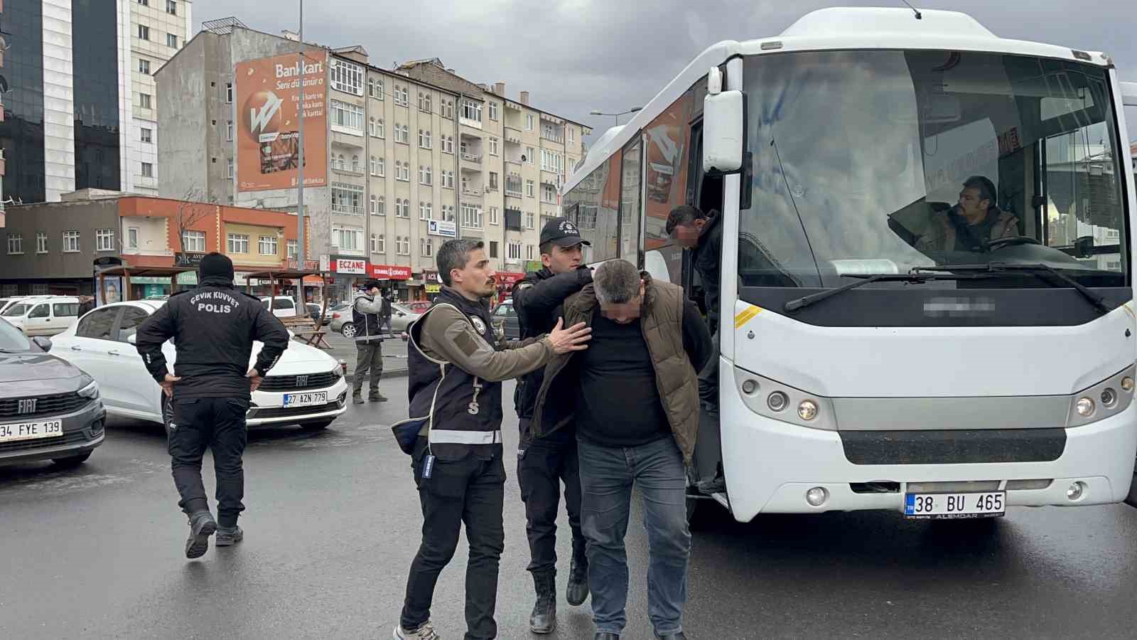 Kayseri’deki suç örgütü operasyonunda 13 tutuklama
