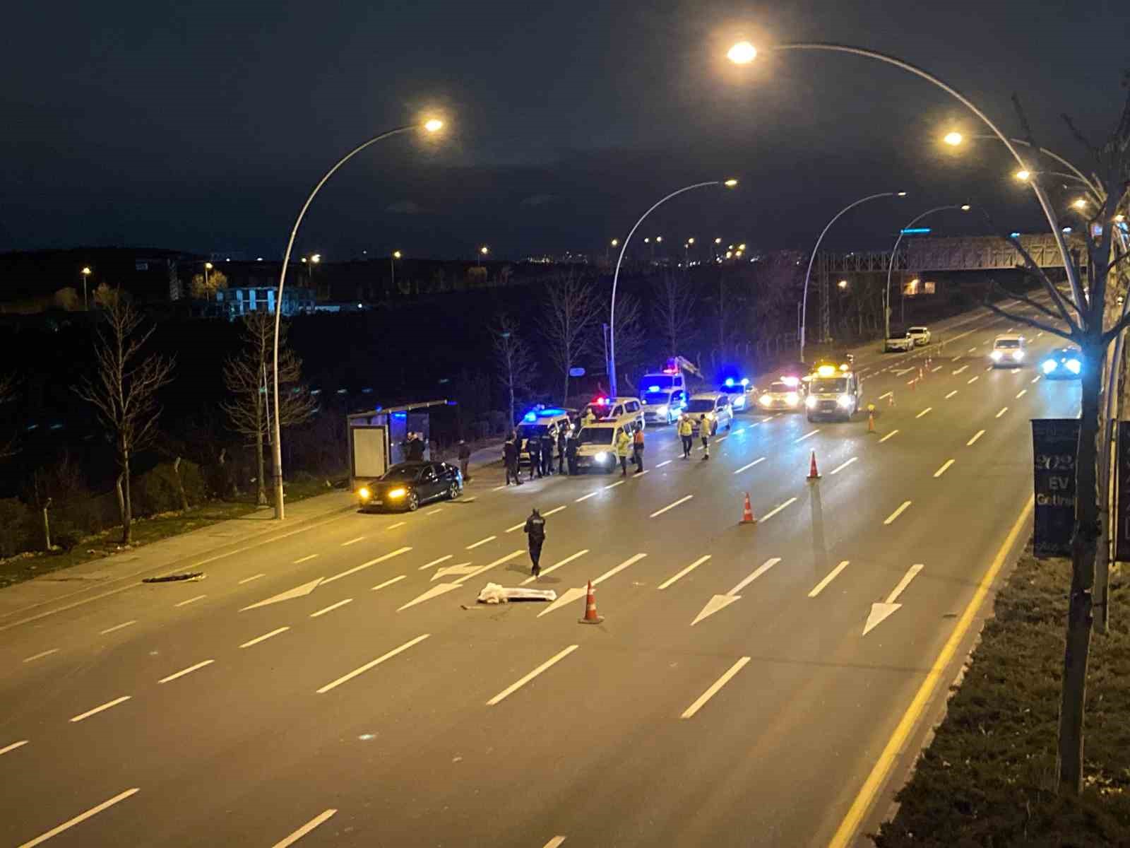 Ankara’da seyir halindeki araçtan atlayan kadın hayatını kaybetti
