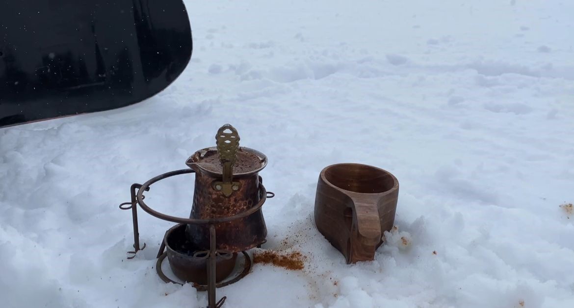 Uludağ’da snowboard yaparken Türk Kahvesi yudumladı
