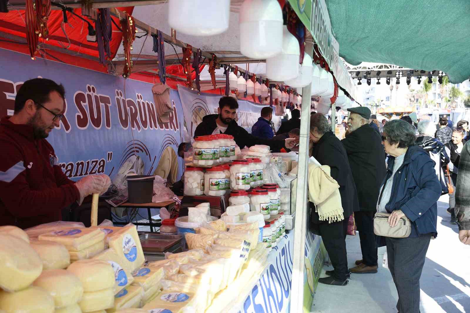 Kuşadası’nda Karadeniz rüzgarı esmeye başladı
