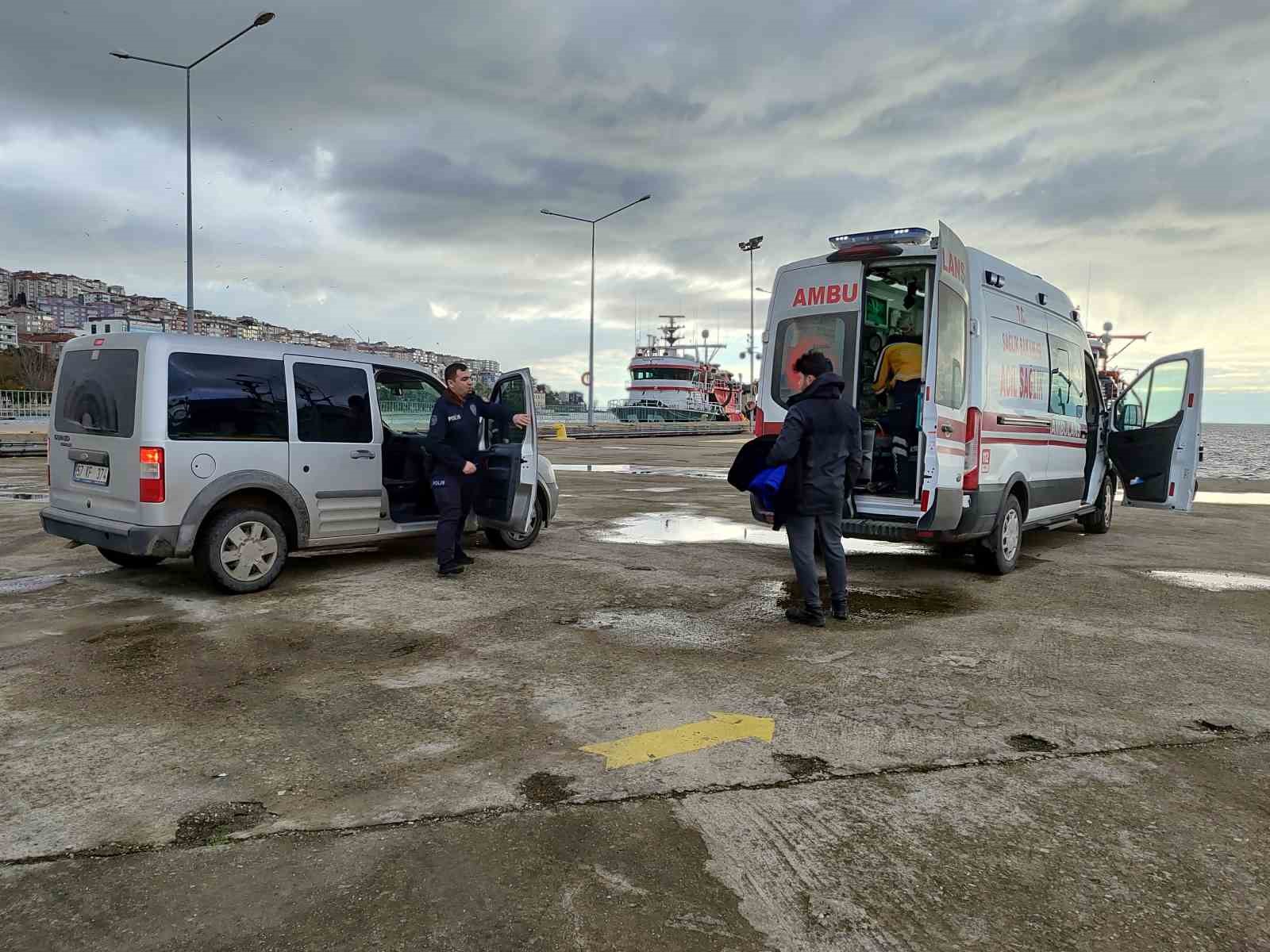 Sinop açıklarında gemide düşen balıkçı yaralandı
