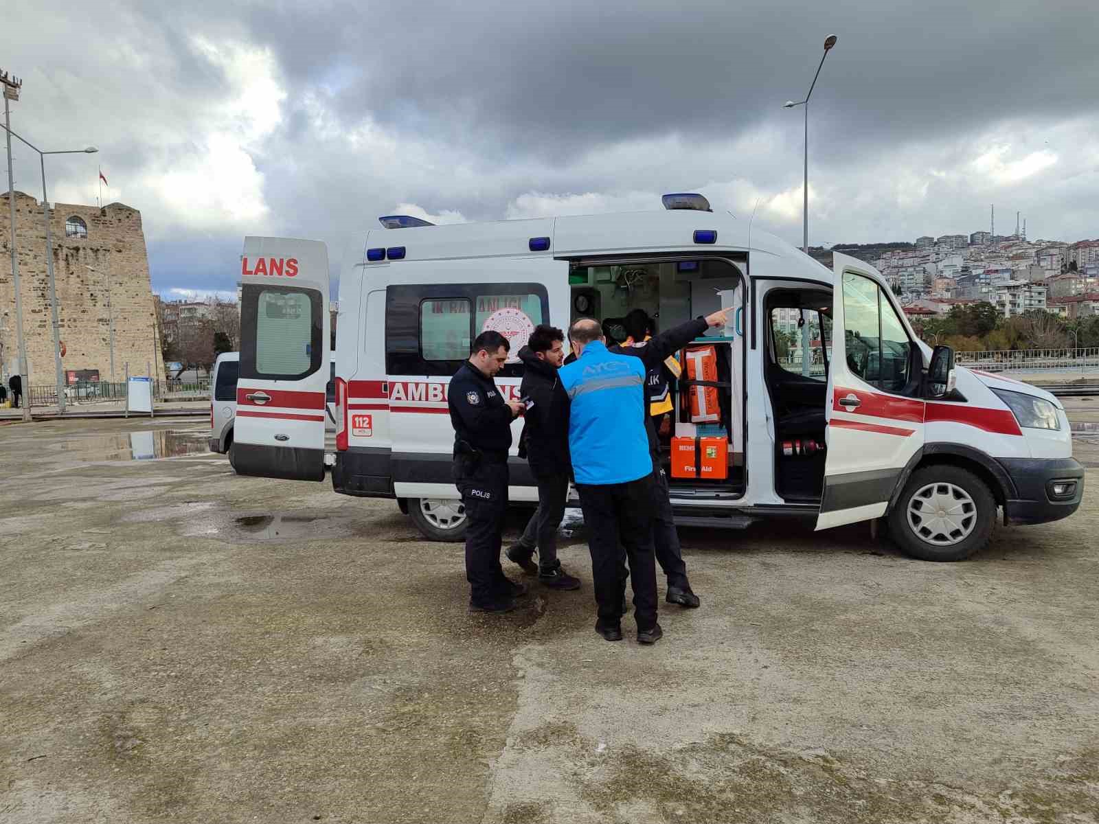 Sinop açıklarında gemide düşen balıkçı yaralandı
