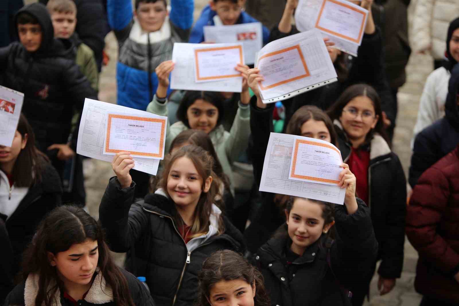 Taşova’da karne heyecanı
